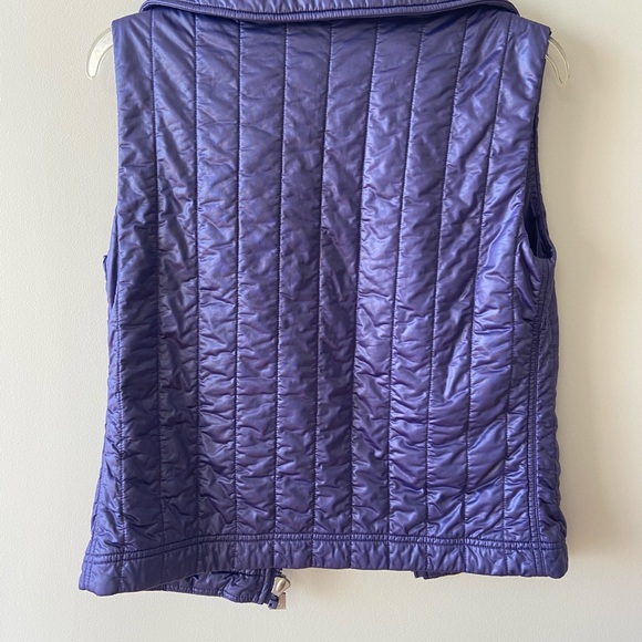 CHANEL winter vest - Picture 3 of 6